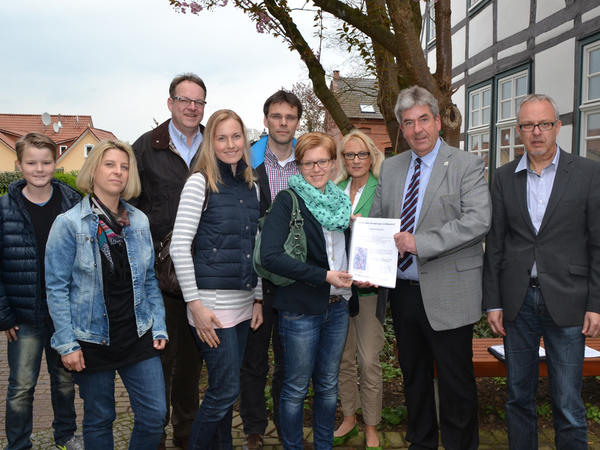 &Uuml;bergabe der Unterschriften durch die B&uuml;rgerinitiative B&ouml;kendorf