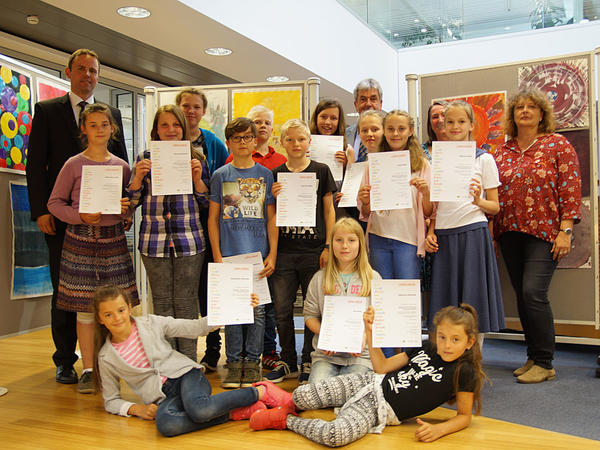 Die Projektteilnehmer/innen der Gesamtschule Brakel "ich bin eineR von wir"