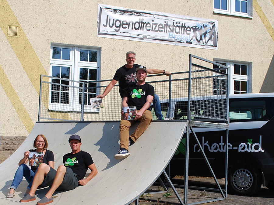 Skateboard fahren, Skateboarddecks designen und montieren mit »skate-aid« und innogy SE (RWE Group)