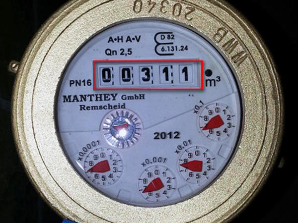Wasseruhr - Bitte nur die f&uuml;nf Stellen im roten Kasten ablesen - nicht die Werte der kleinen R&auml;dchen
