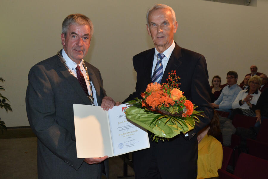 Tag des Ehrenamtes am 21.10.2022: Verleihung der Verdienstmedaille an Josef Rehrmann