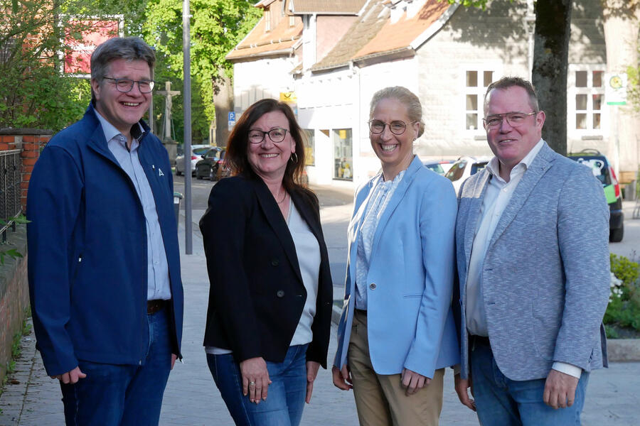 Der Vorstand des Brakeler Kulturrings: Markus Krömeke (Schatzmeister), Britta Multhaupt (2. Vorsitzende), Carla Drewes (Schriftführerin) und Bernhard Fischer (1.Vorsitzender)
